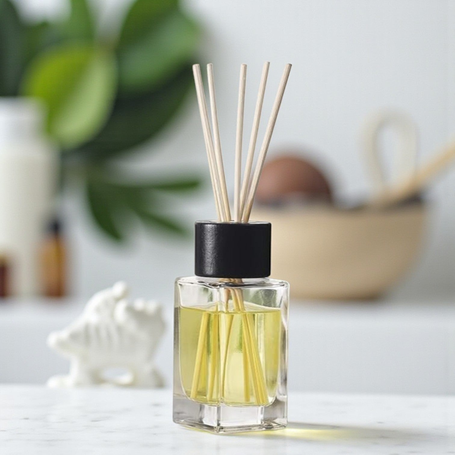 Flacon Diffuseur en Verre Diamant avec 6 Bâtonnets Naturels - Bouchon Bois Noir